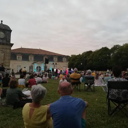 La Roche Des Bois, Maison Classee *** 別荘 *