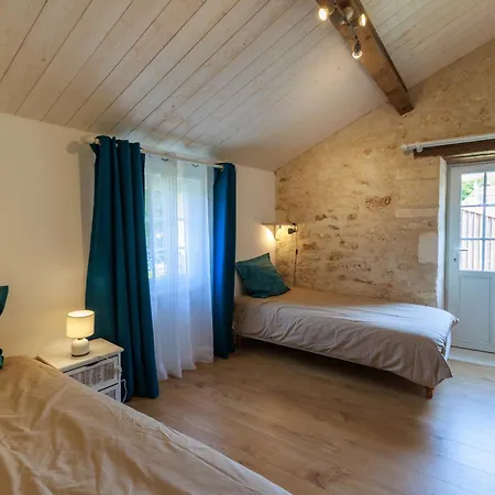 Prázdninový dům La Roche Des Bois, Maison Classee ***