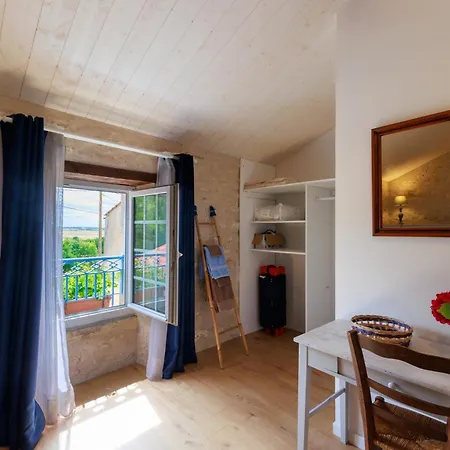 La Roche Des Bois, Maison Classee *** *