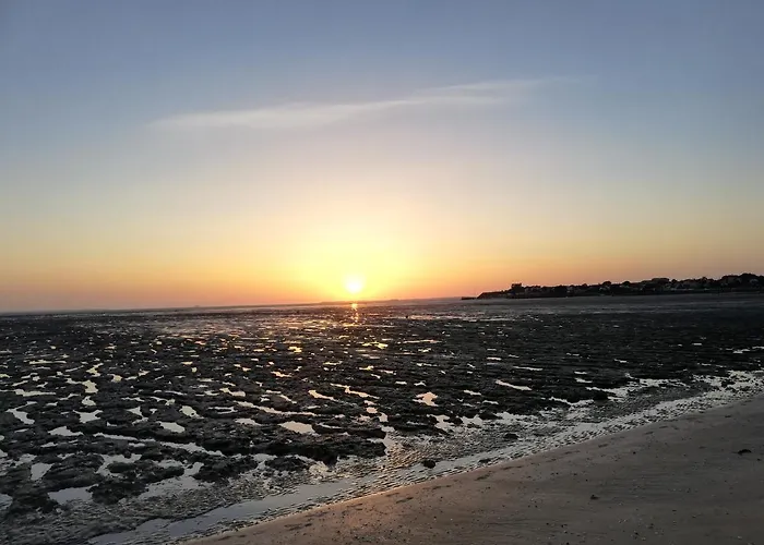 Сasa de vacaciones La Roche Des Bois, Maison Classée *** Saint-Laurent-de-la-Prée
