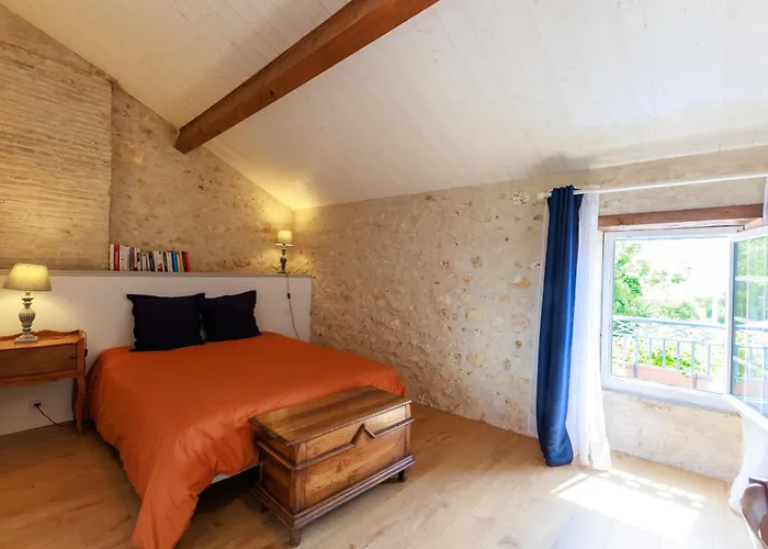 Сasa de vacaciones La Roche Des Bois, Maison Classée ***