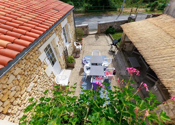La Roche Des Bois, Maison Classée *** Сasa de vacaciones *