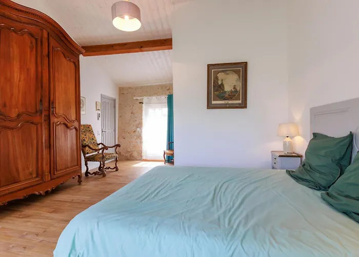 Сasa de vacaciones La Roche Des Bois, Maison Classée *** *